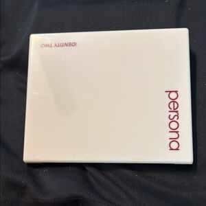 Persona Identity Two Makeup Palette in White